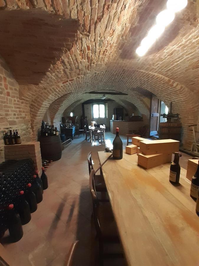 Agriturismo La Terrazza Sul Bosco 巴罗洛 外观 照片