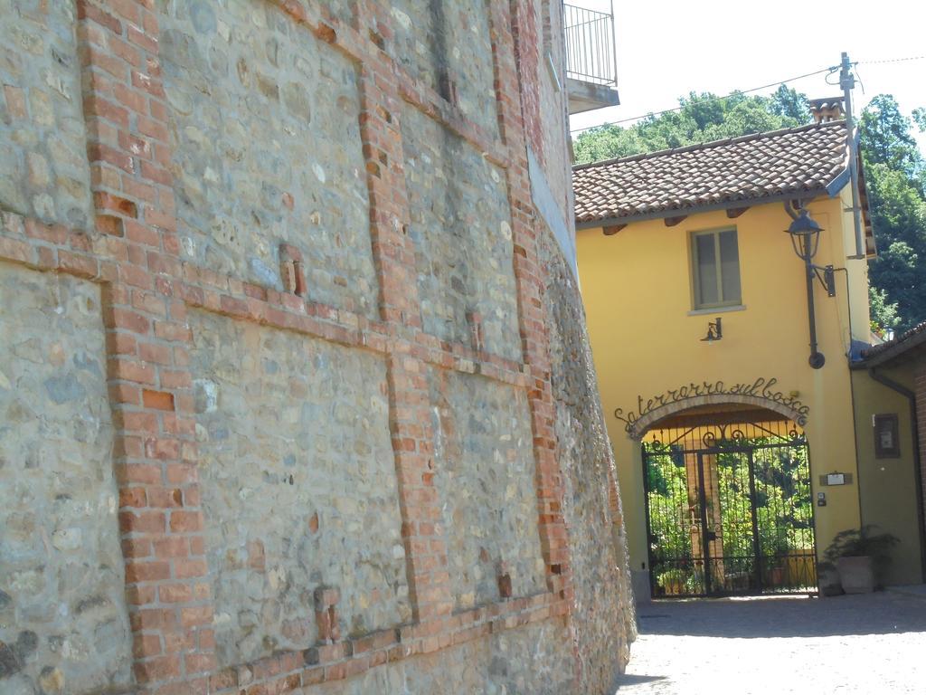 Agriturismo La Terrazza Sul Bosco 巴罗洛 外观 照片