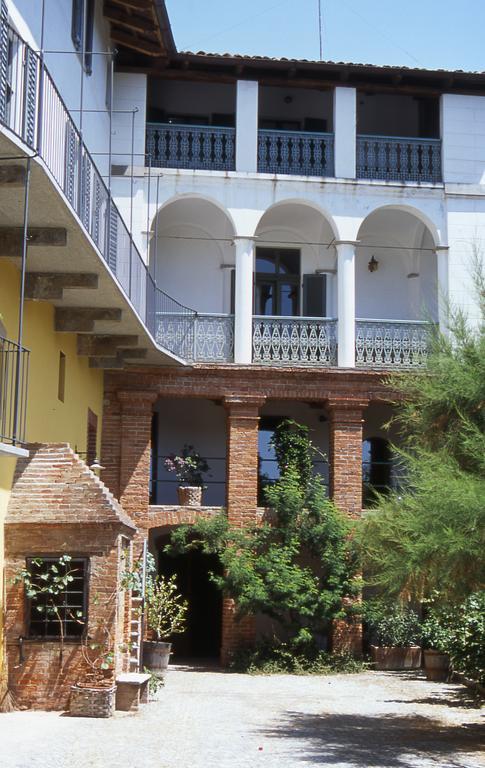 Agriturismo La Terrazza Sul Bosco 巴罗洛 外观 照片