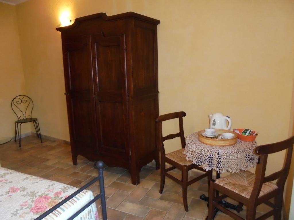 Agriturismo La Terrazza Sul Bosco 巴罗洛 外观 照片