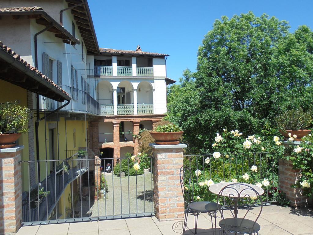 Agriturismo La Terrazza Sul Bosco 巴罗洛 外观 照片