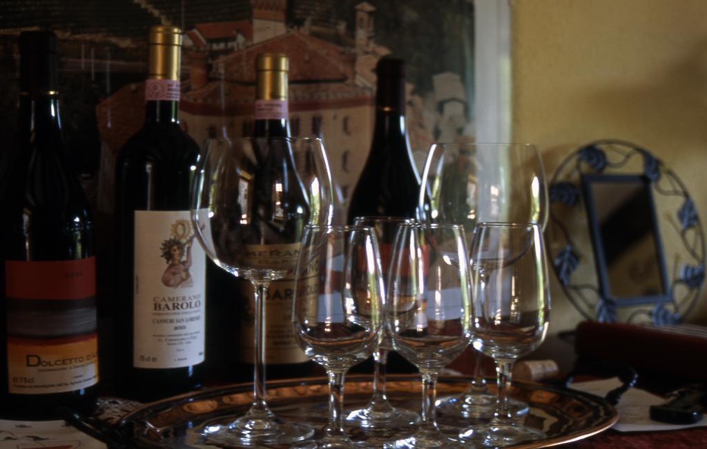 Agriturismo La Terrazza Sul Bosco 巴罗洛 外观 照片